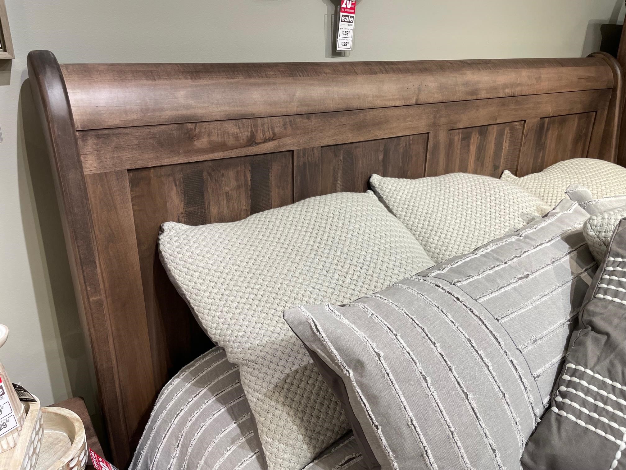 Daniel's Amish Lewiston 14020014129400 King Sleigh Bed Coconis