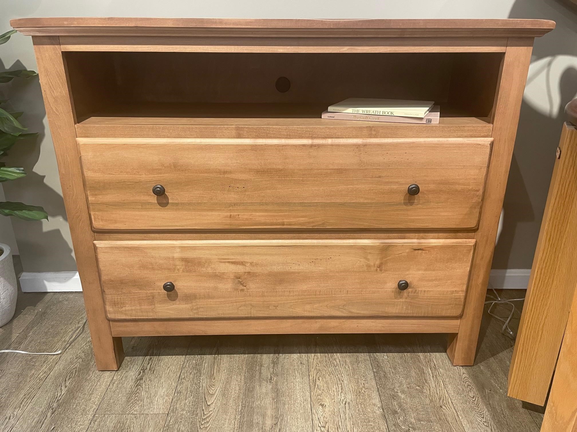 Daniel's Amish Lewiston 14020014124500 2Drawer Media Dresser Coconis