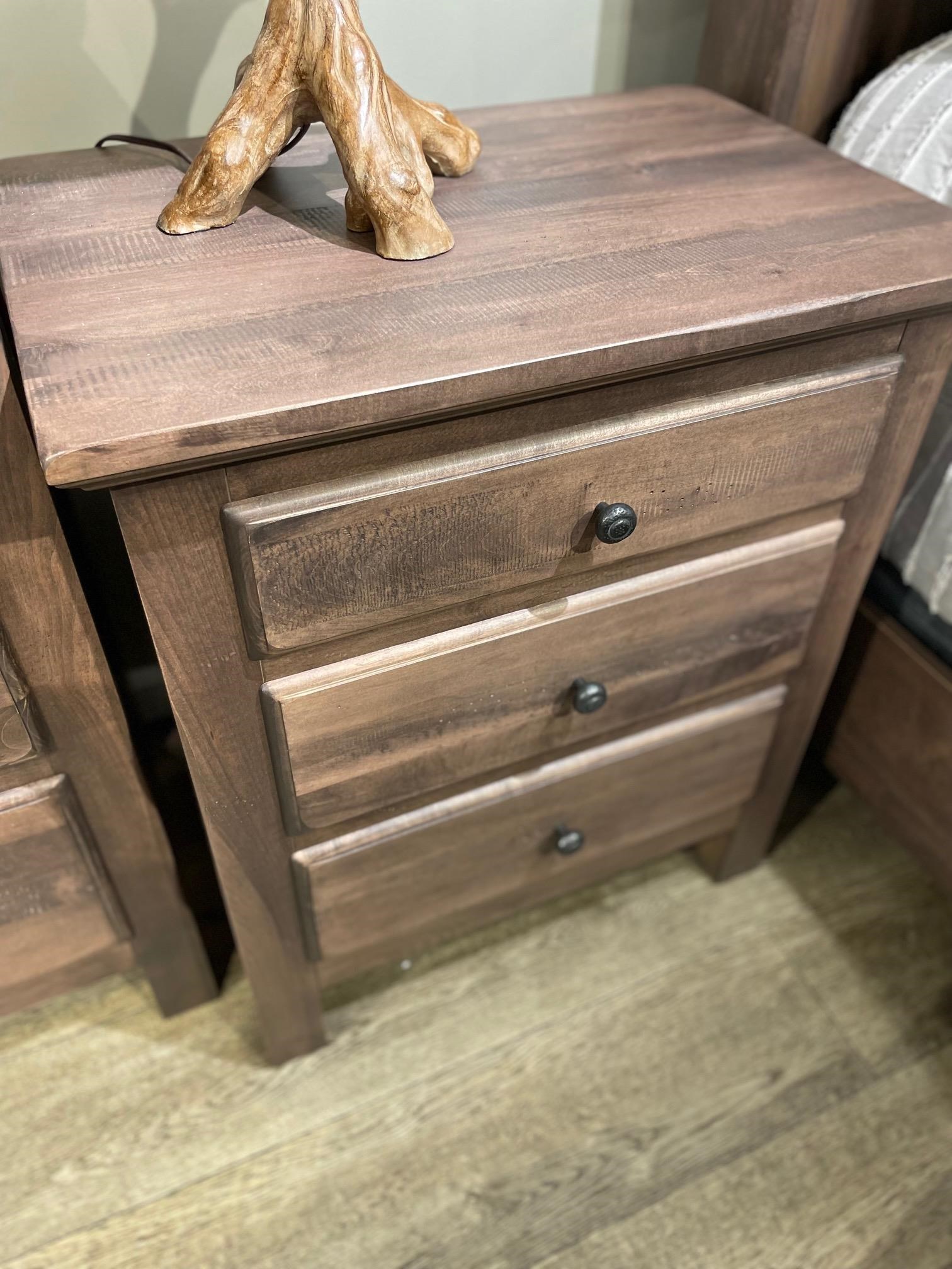 Daniel's Amish Lewiston 14020014113800 3Drawer Nightstand Coconis