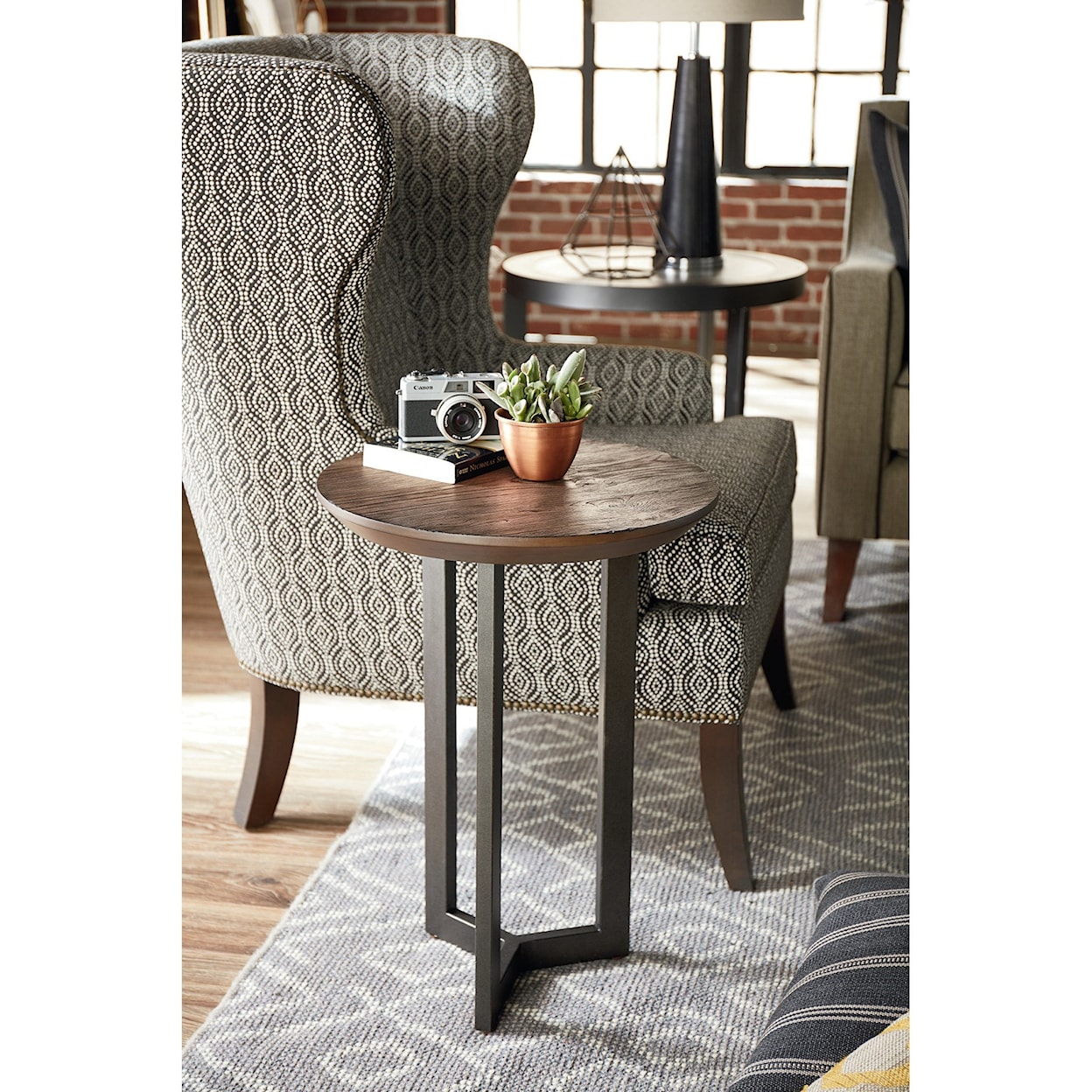 Dimensions Graystone Round Chairside Table