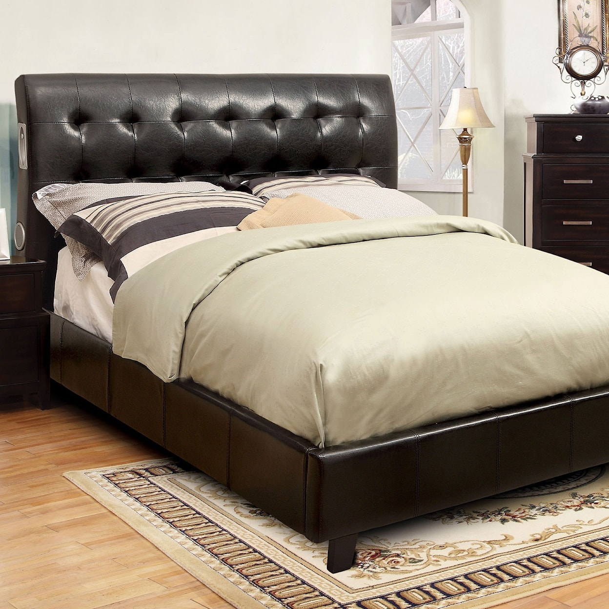 Furniture of America - FOA Hendrik Full Platform Bed