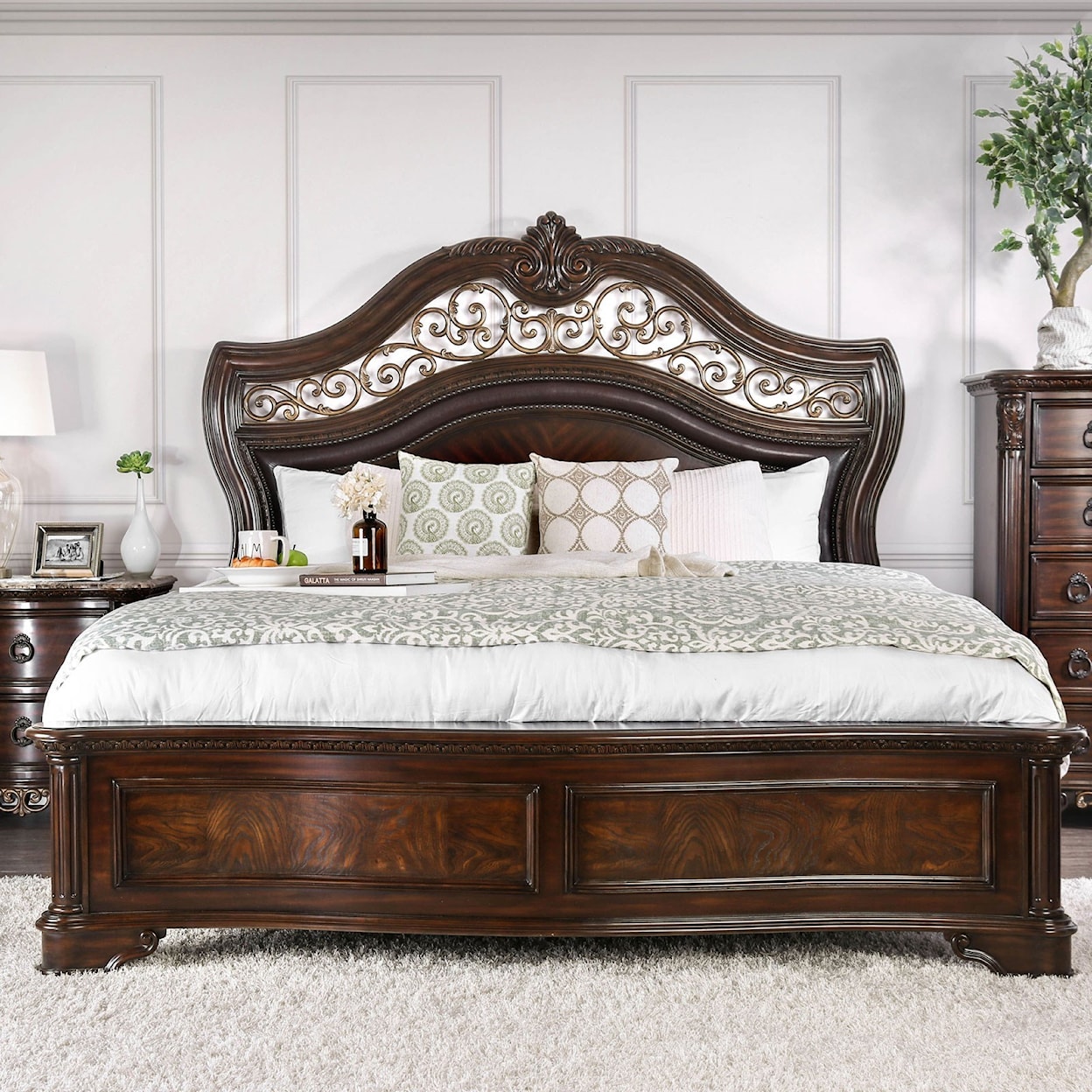 Furniture of America Menodora King Bed