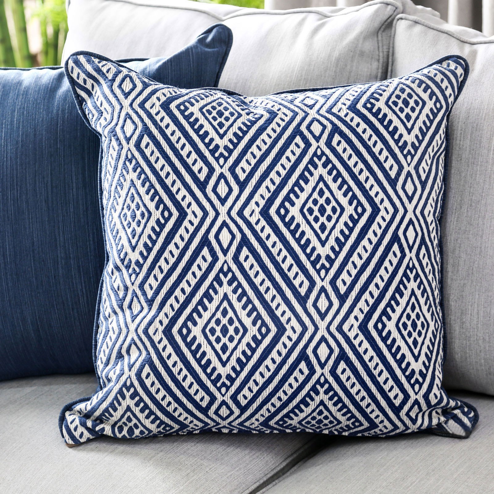 Furniture of America Ornella Sectional