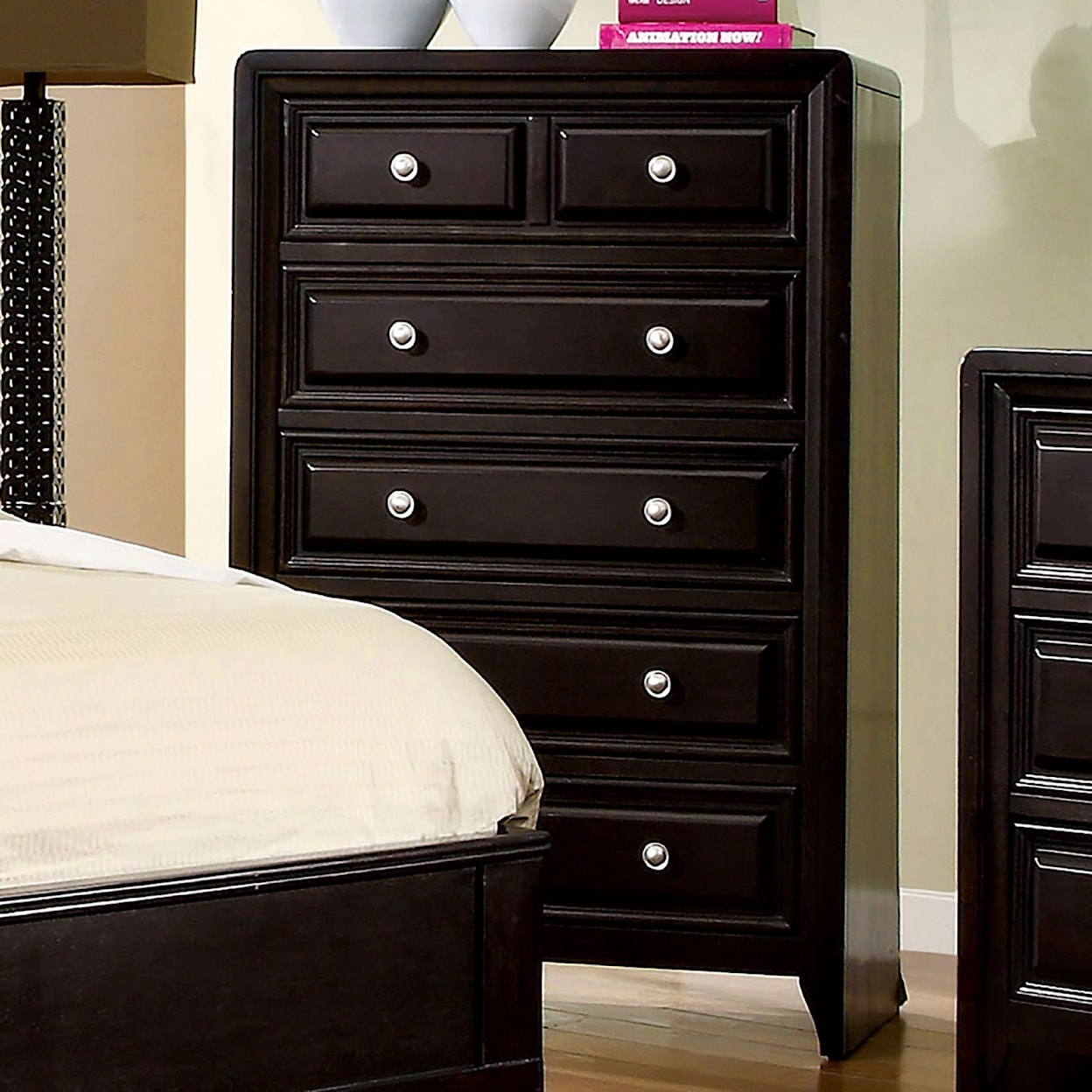 Furniture of America Winsor Chest of Drawers