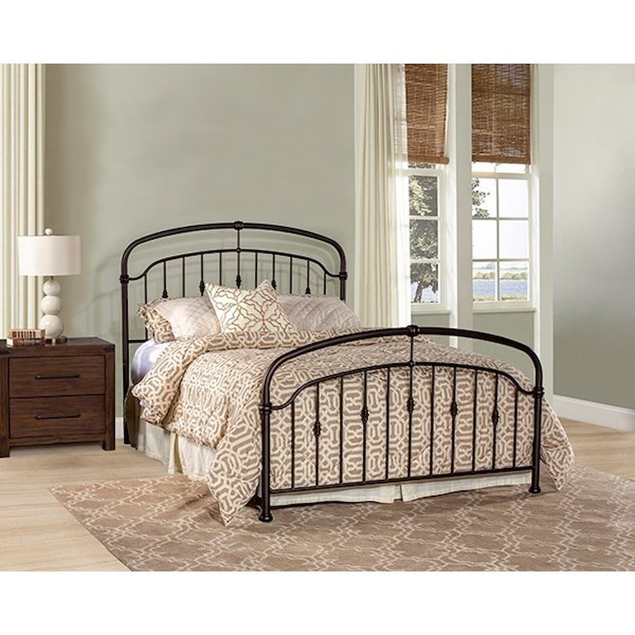 Hillsdale Pearson Metal Queen Bed