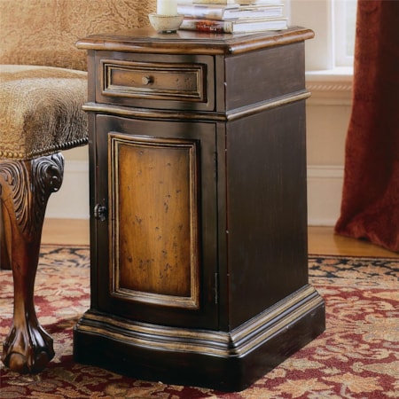 One Door, One Drawer Hall Chest
