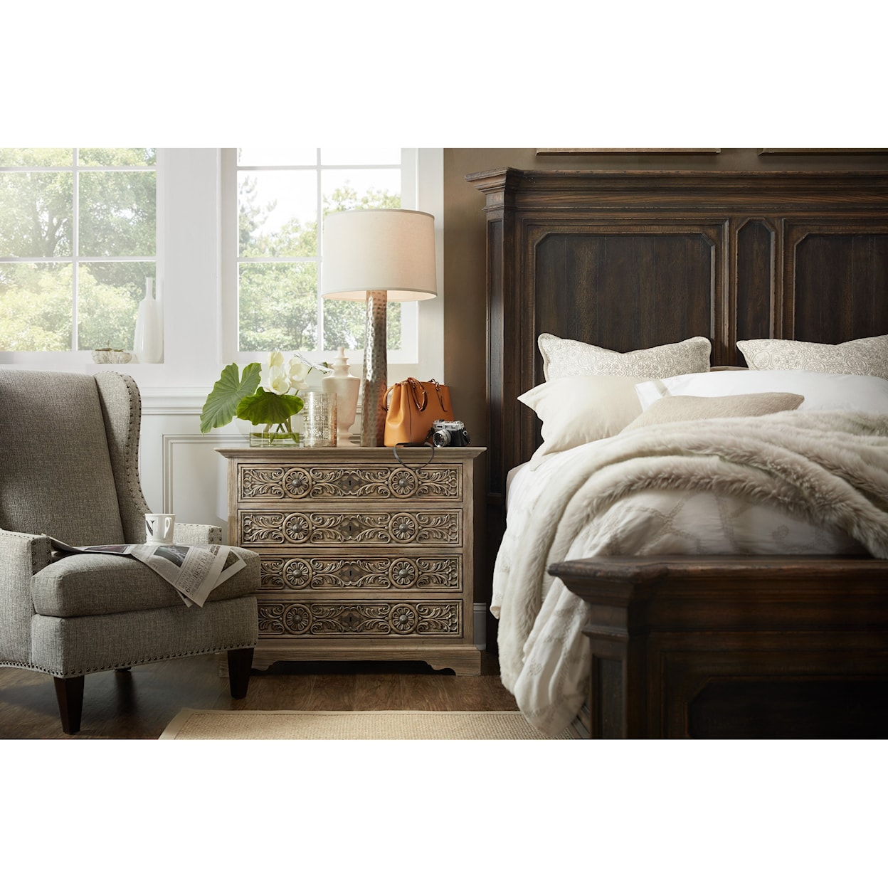 Hooker Furniture Hill Country Woodcreek Queen Mansion Bed