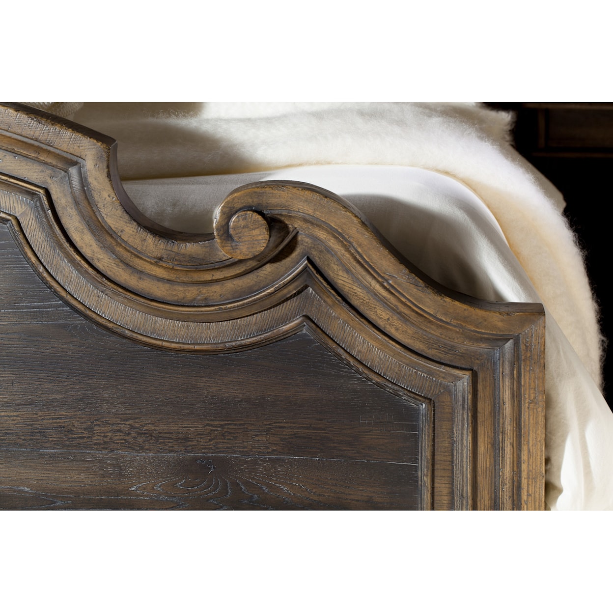 Hooker Furniture Hill Country Fair Oaks King Upholstered Bed