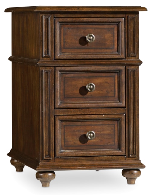 Traditional 3-Drawer Chairside Chest