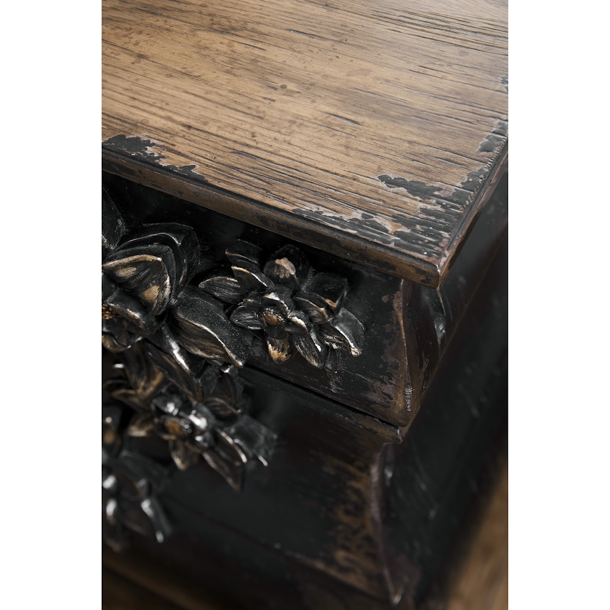 Hooker Furniture Sanctuary 3-DrawerBachelorette Chest