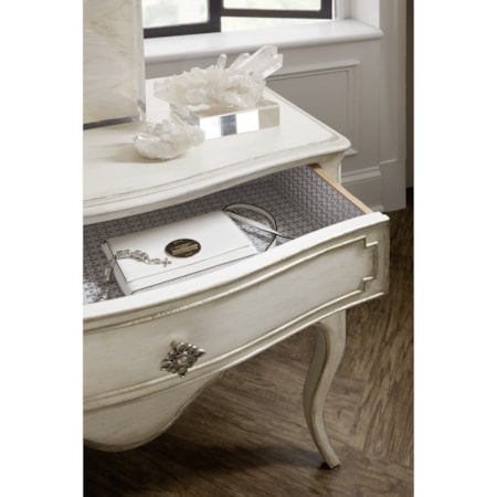 Coco En Blanc Nightstand
