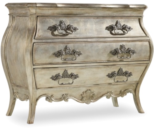 Traditional 3-Drawer Bachelors Chest