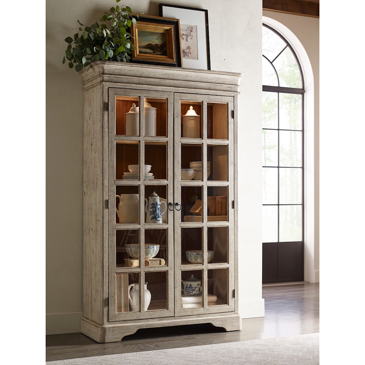 Kincaid Furniture Weatherford Clifton China Cabinet