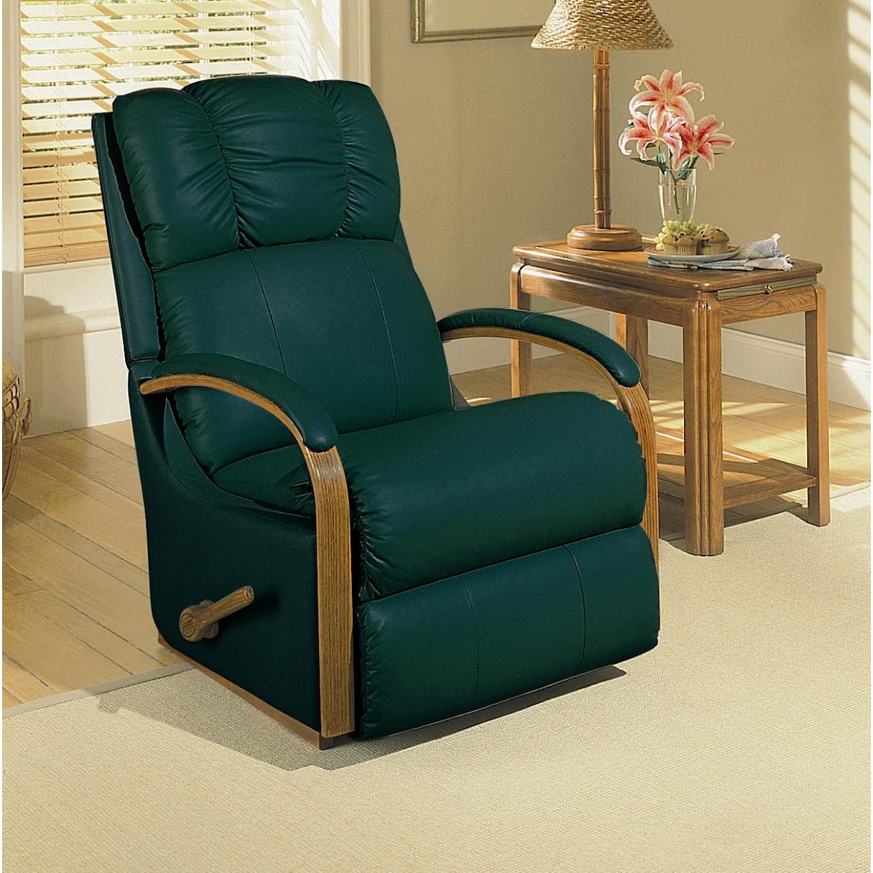 La-Z-Boy Recliners Harbor Town Reclina-Way® Recliner