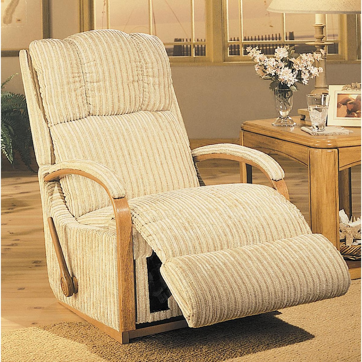 La-Z-Boy Recliners Harbor Town Reclina-Way® Recliner