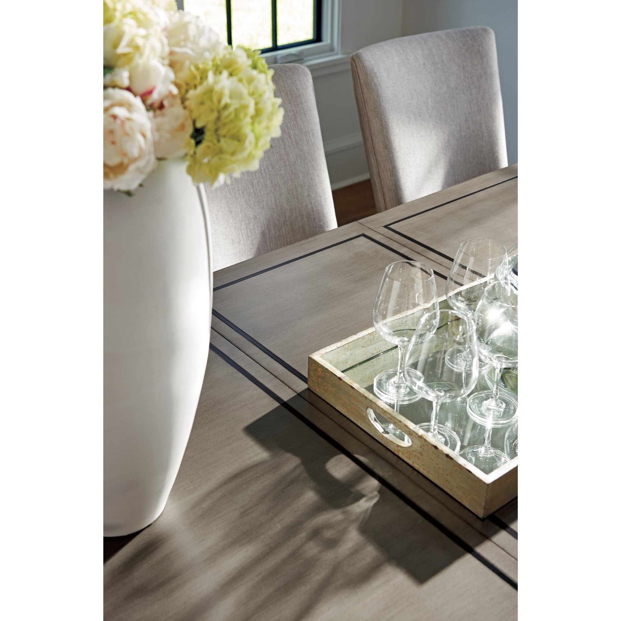 Lexington Ariana 200195130 Chateau Rectangular Dining Table With Table