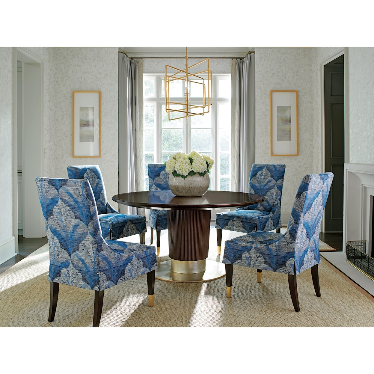 Lexington Carlyle Waldorf Round Dining Table