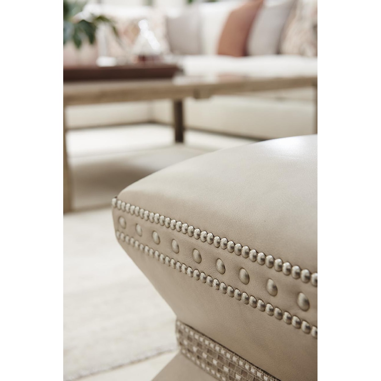 Lexington LAUREL CANYON Wheatley Ottoman (Married Cover)