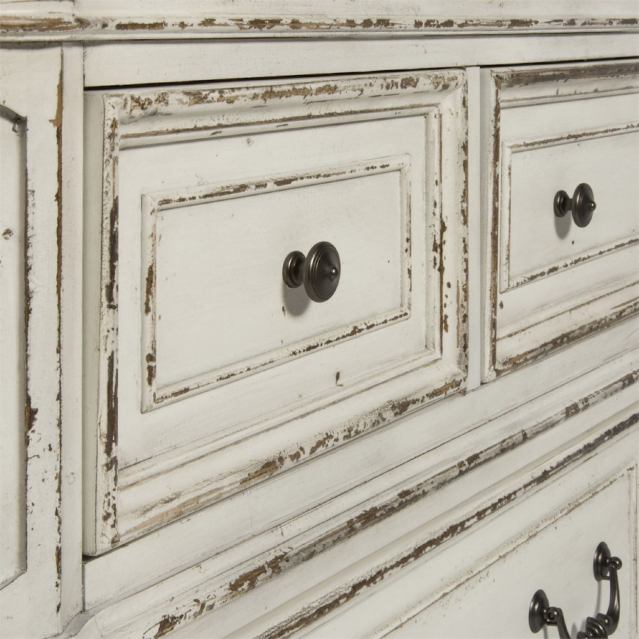 Liberty Furniture Magnolia Manor 7-Drawer Dresser & Mirror Set