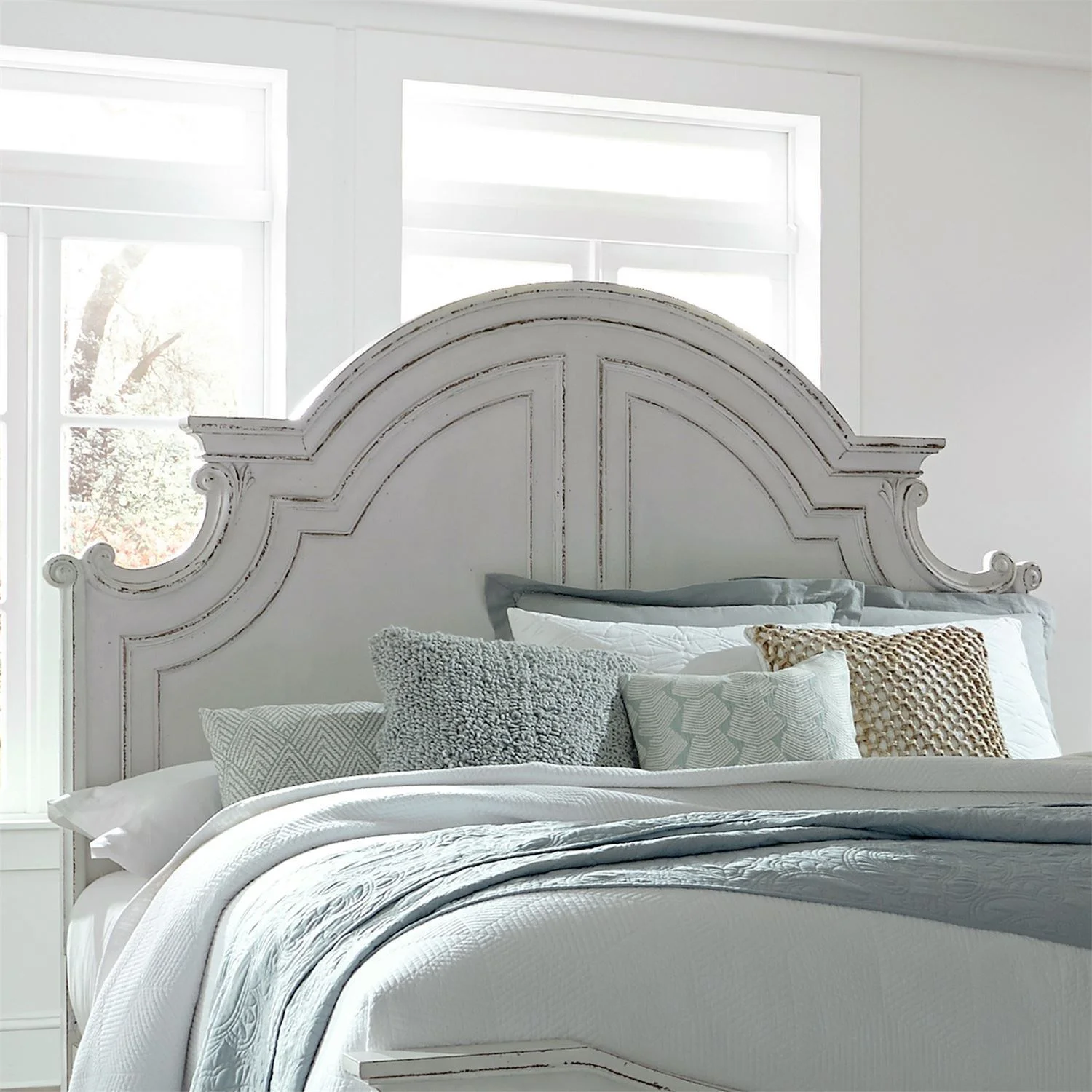magnolia manor bedroom 244 in antique white by liberty