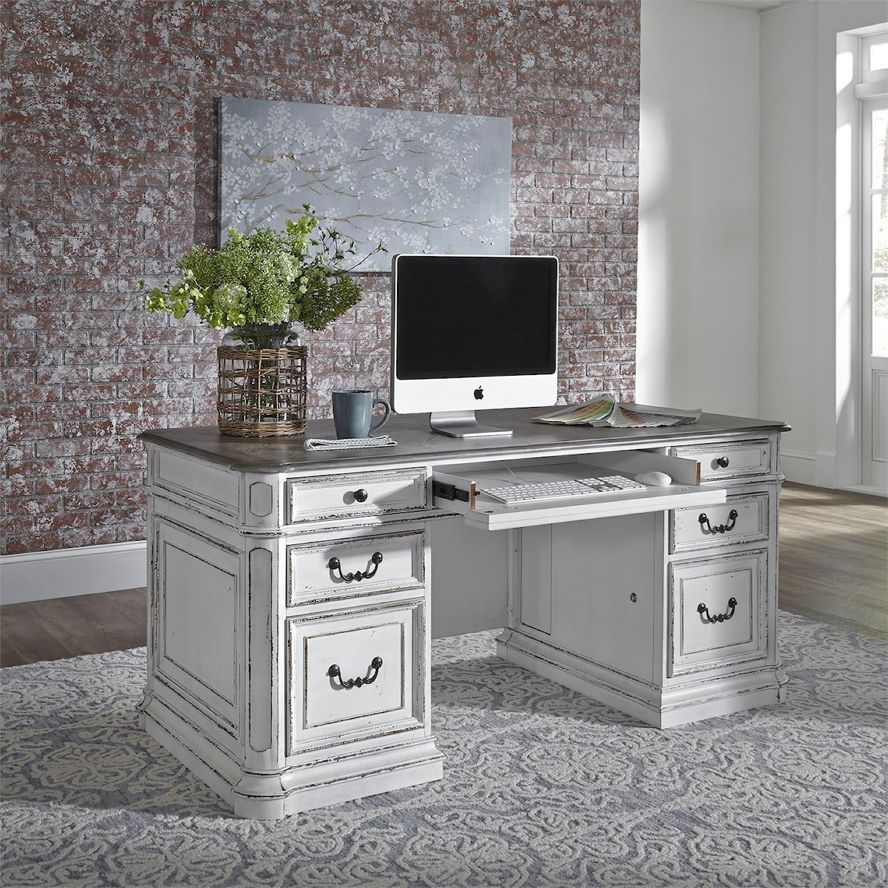Liberty Furniture Magnolia Manor Desk