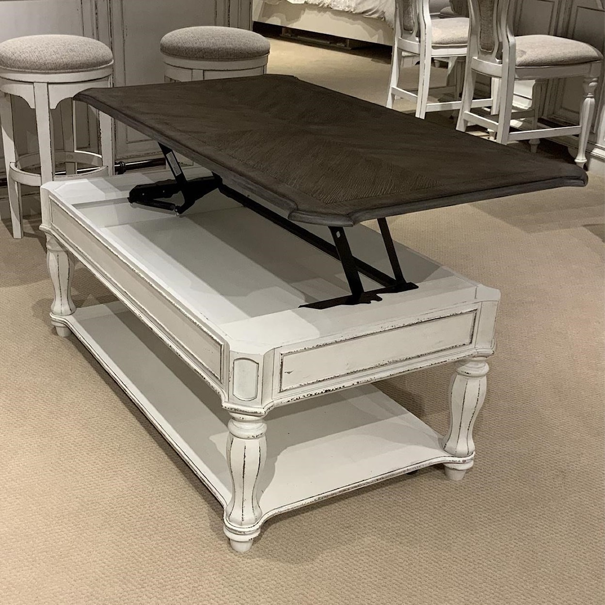 Liberty Furniture Magnolia Manor Lift Top Cocktail Table