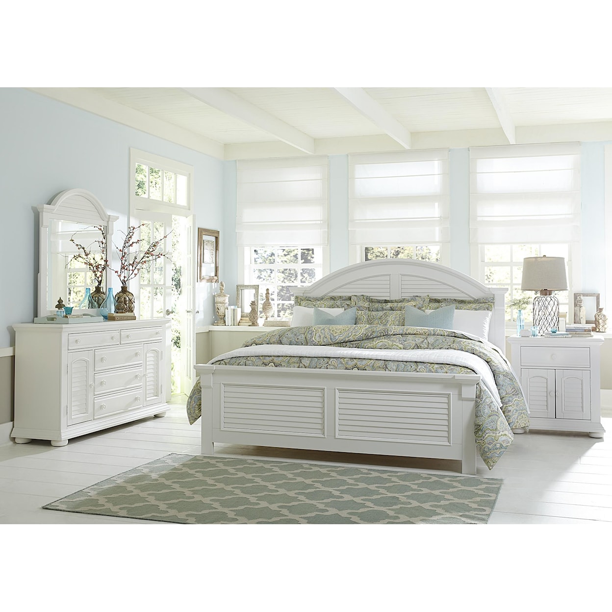 Liberty Furniture Summer House King Panel Bed