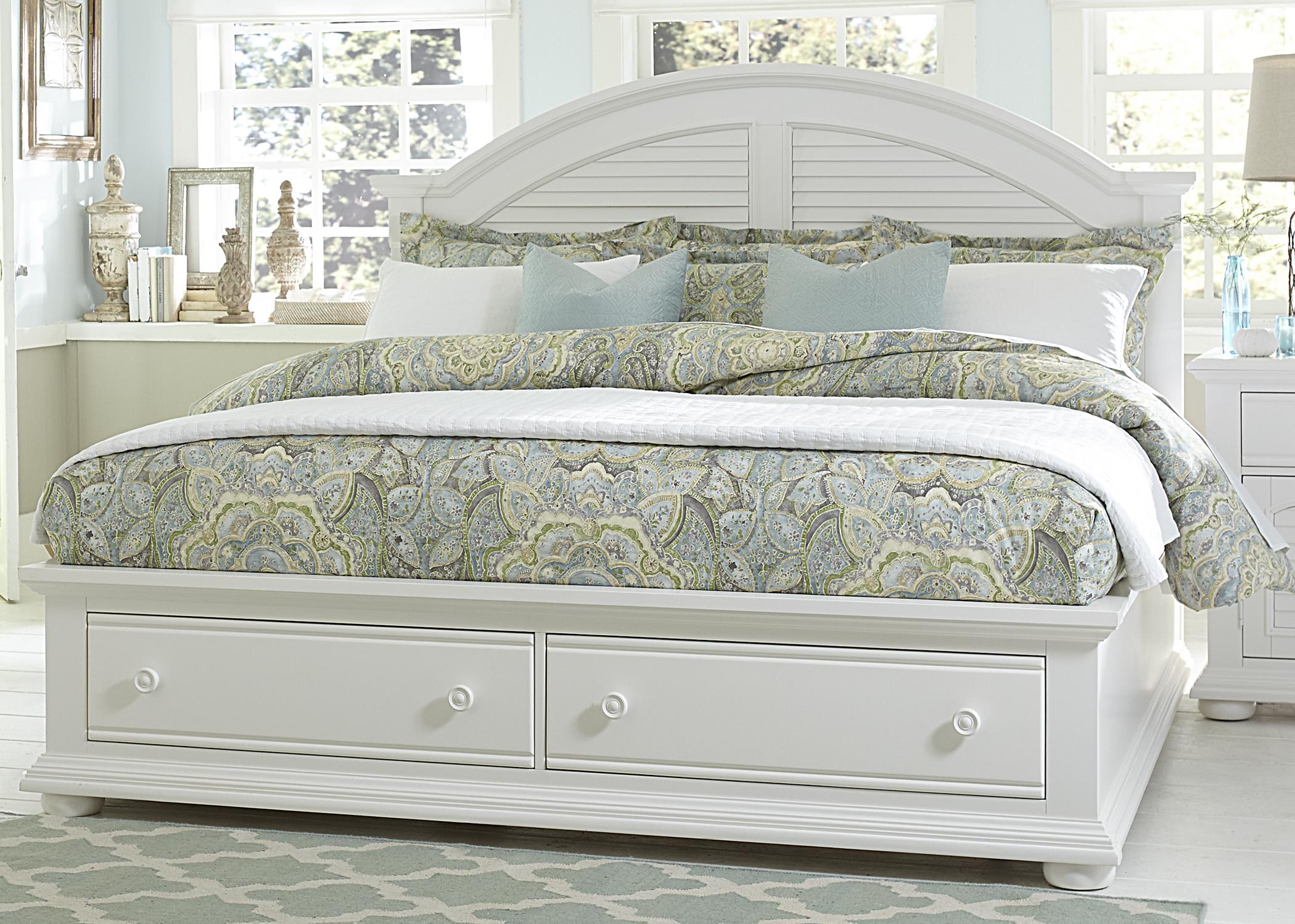 Cottage Queen Bed with Storage Footboard