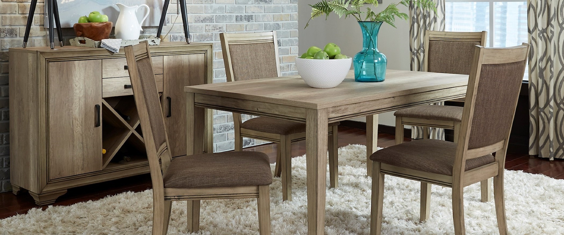 Casual Dining Room Group