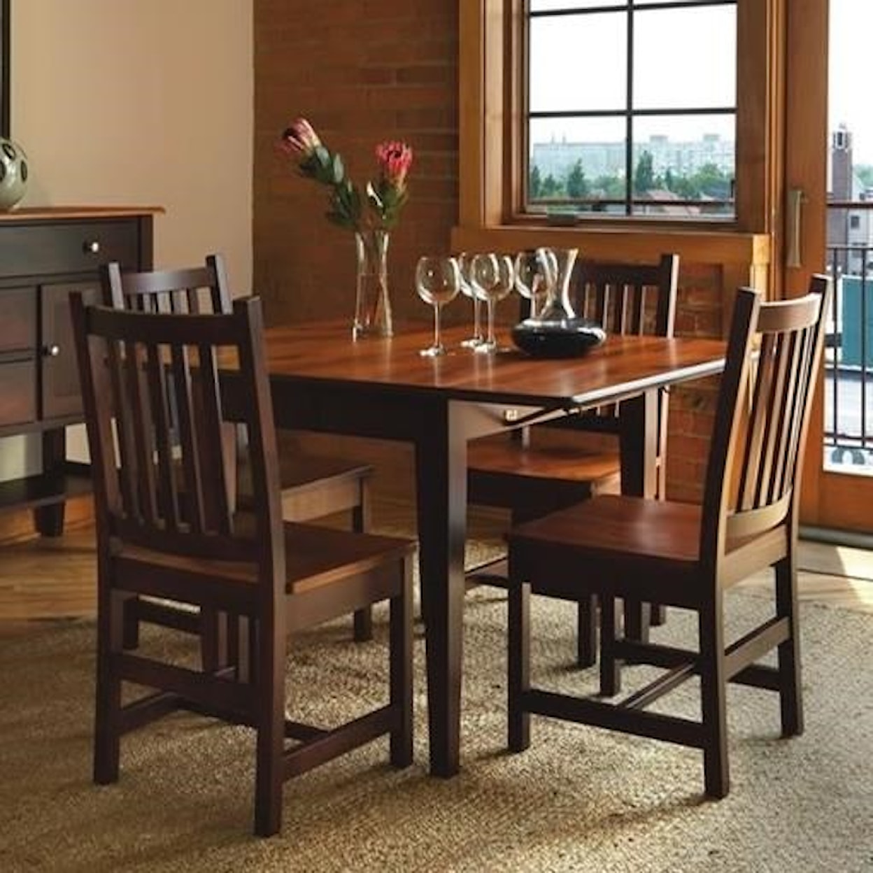 American Amish Saber Saber Solid Maple 5-Piece Dining Set