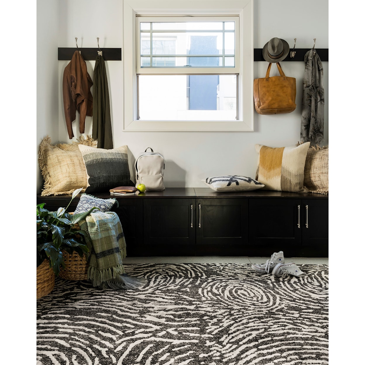 Reeds Rugs Juneau 1'6" x 1'6"  Charcoal / Silver Rug