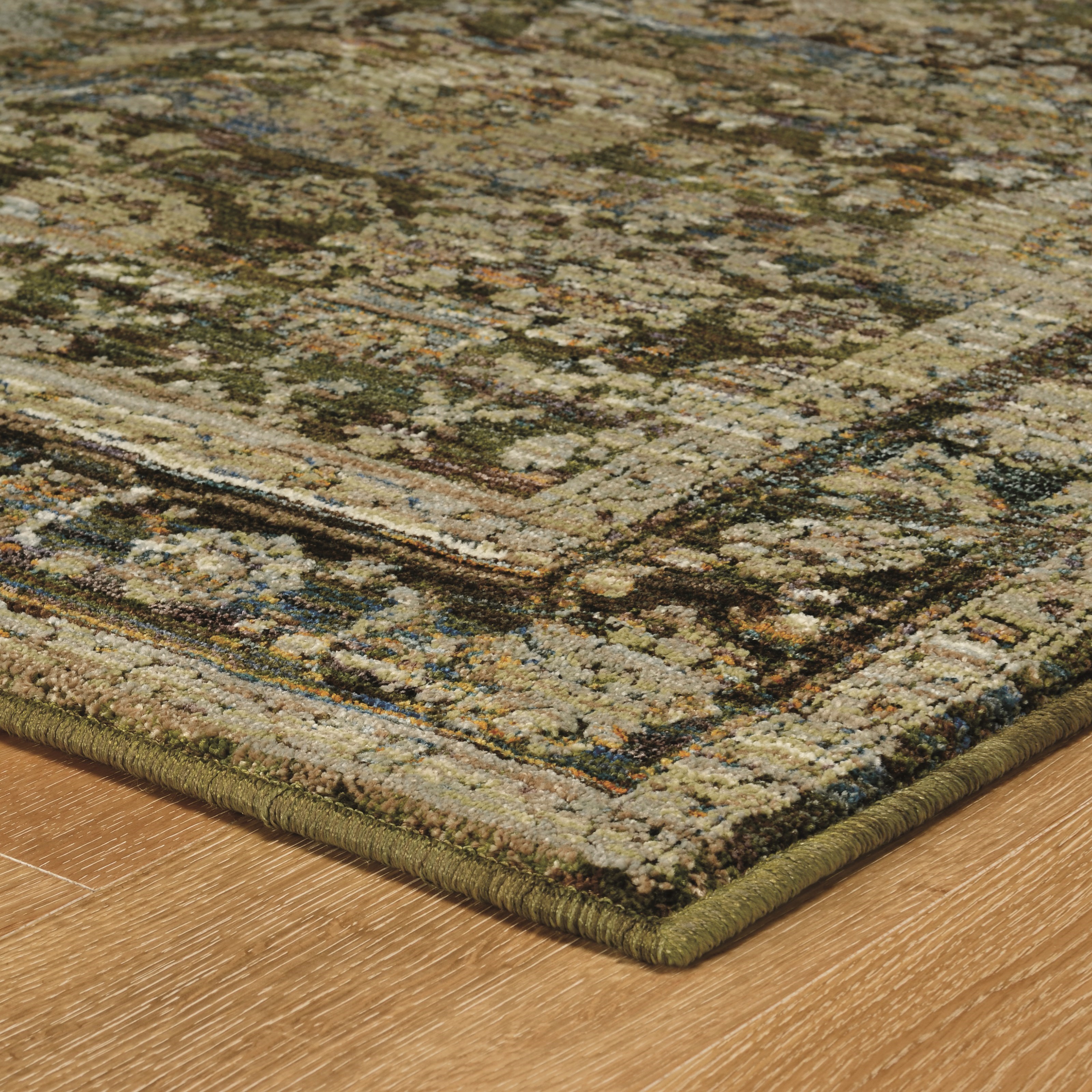 5' 3" X  7' 3" Casual Green/ Brown Rectangle