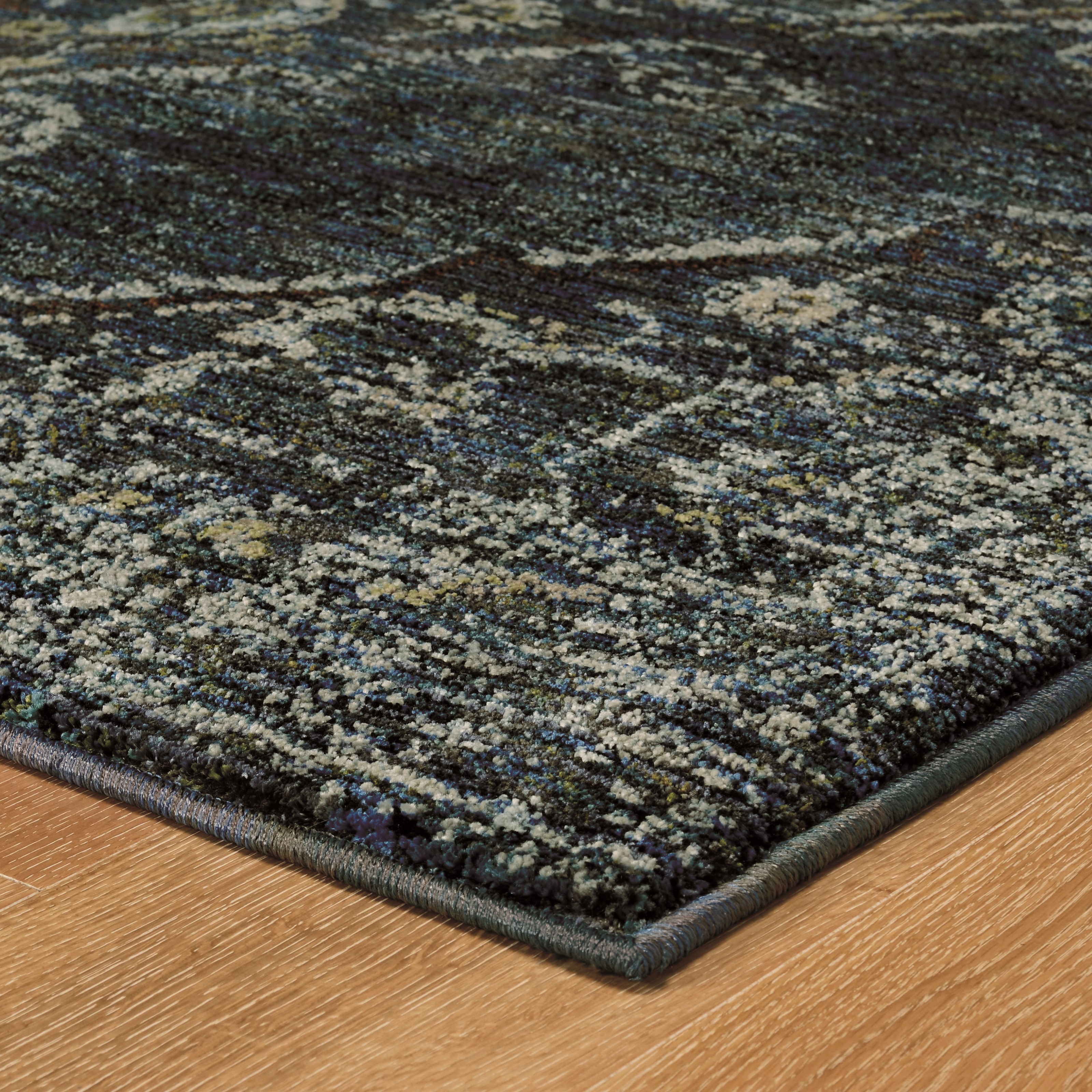 7'10" Round Rug