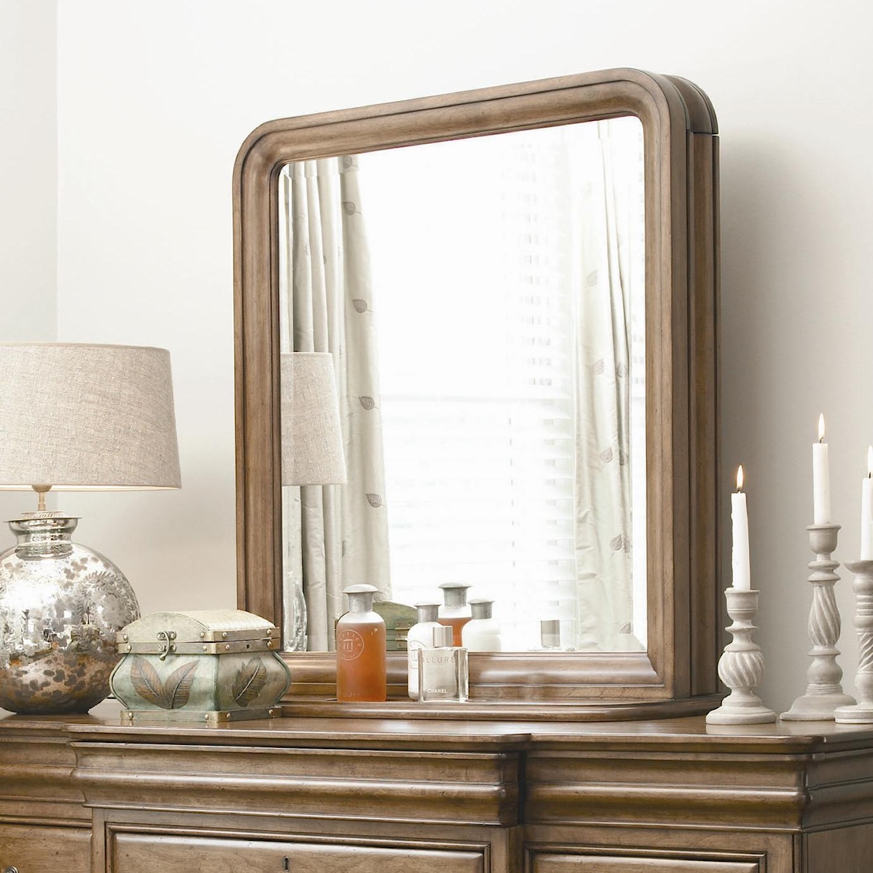 Universal New Lou Vertical Storage Mirror