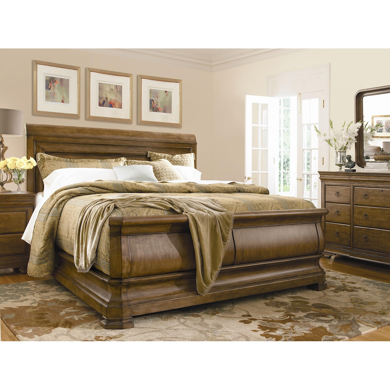 Universal New Lou Queen Louie P's Sleigh Bed