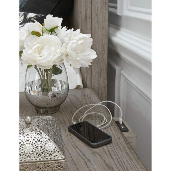 Pulaski Furniture Madison Ridge 3-Drawer Nightstand