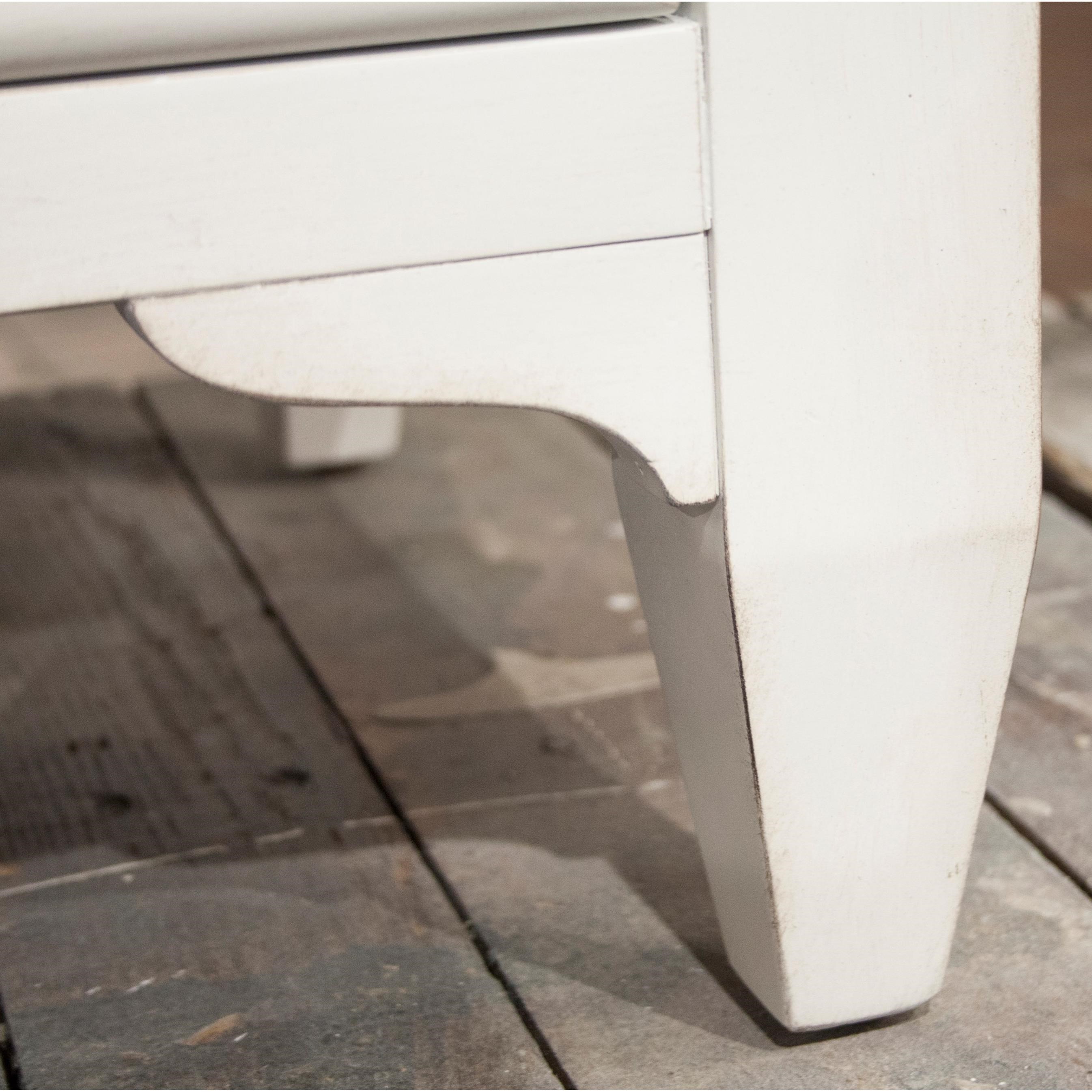 Riverside Furniture Myra 3-Drawer Nightstand