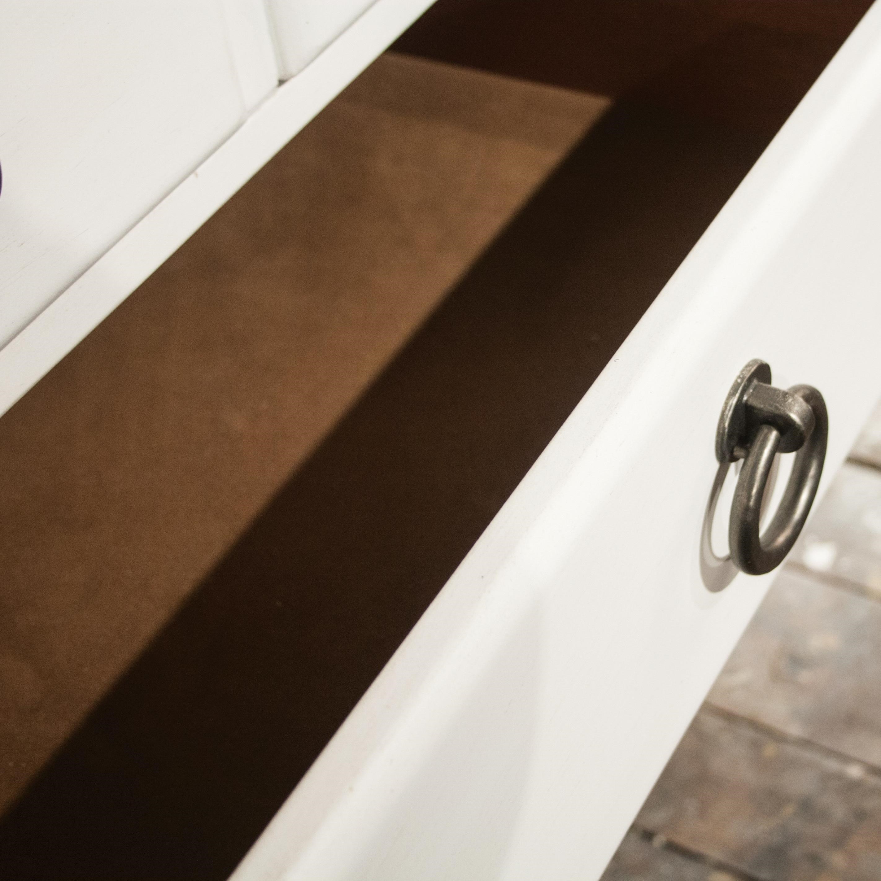 Riverside Furniture Myra 3-Drawer Nightstand