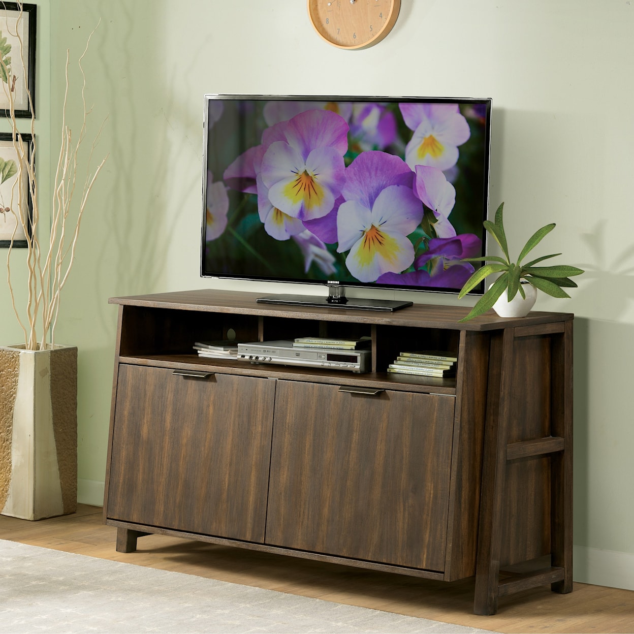 Riverside Furniture Perspectives Entertainment Console