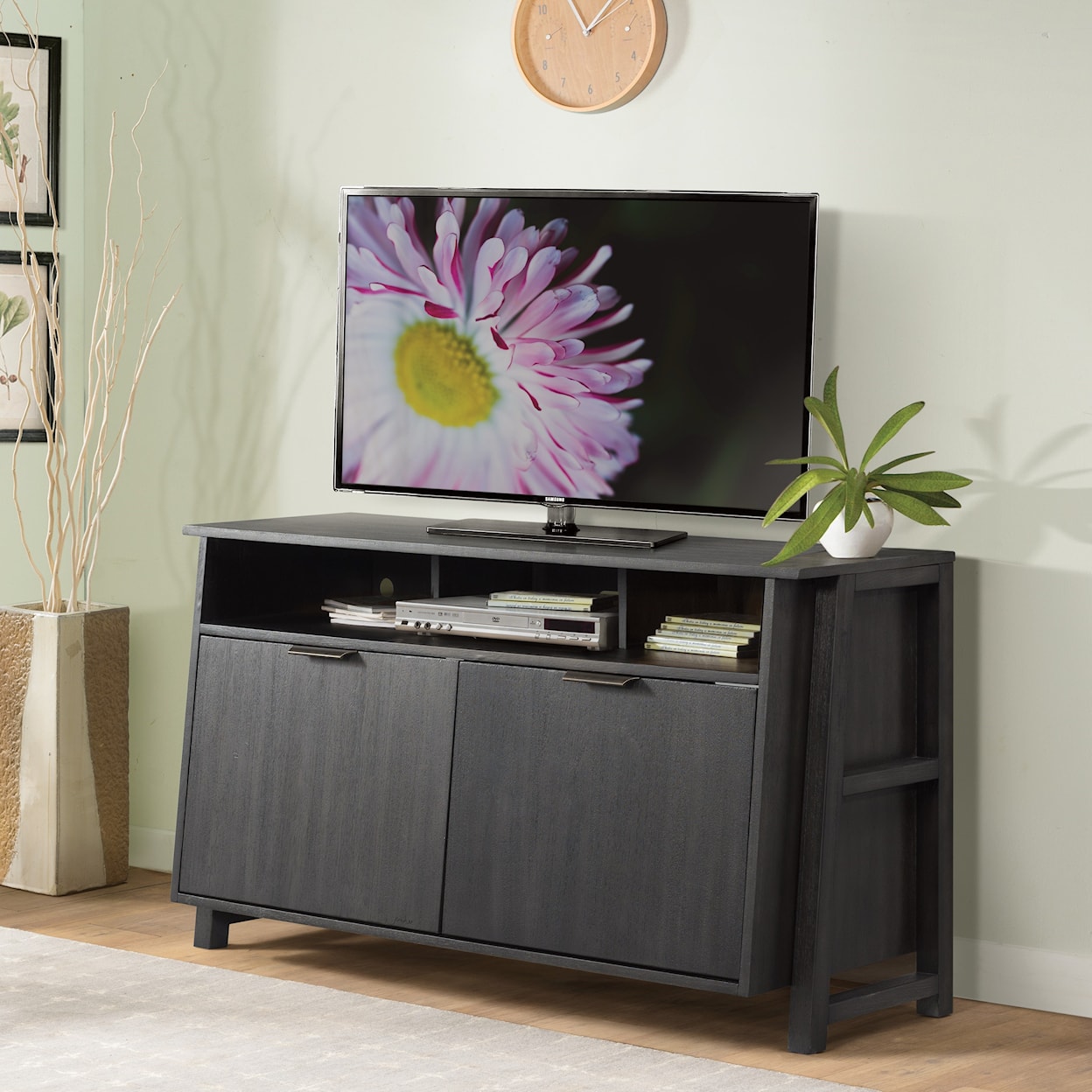 Riverside Furniture Perspectives Entertainment Console