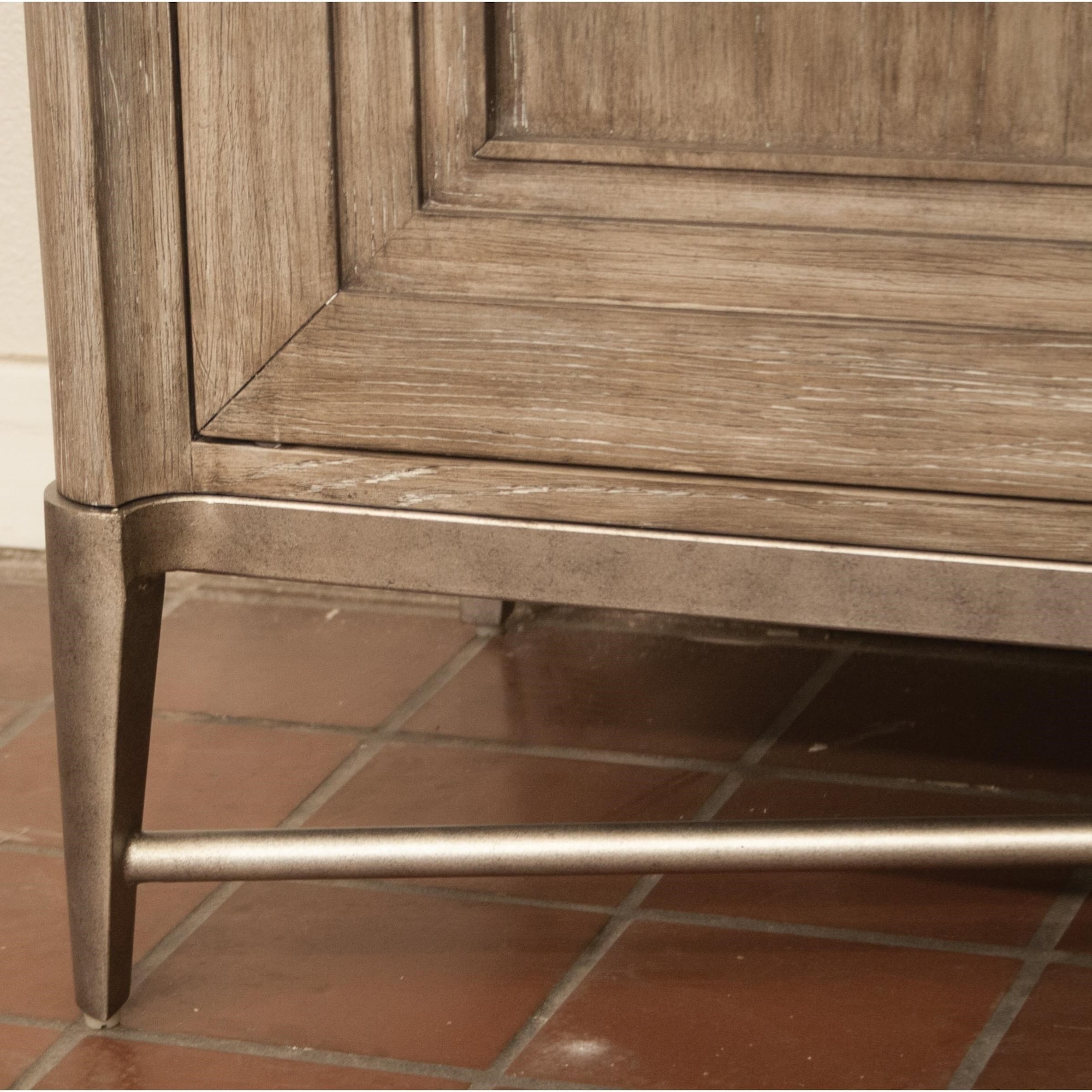 Riverside Furniture Sophie 50356 3Door Server with Ring Handle