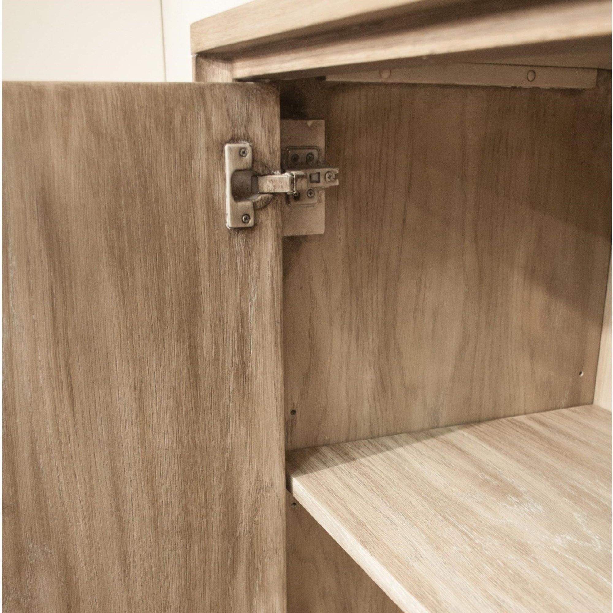 Riverside Furniture Sophie 50356 3Door Server with Ring Handle