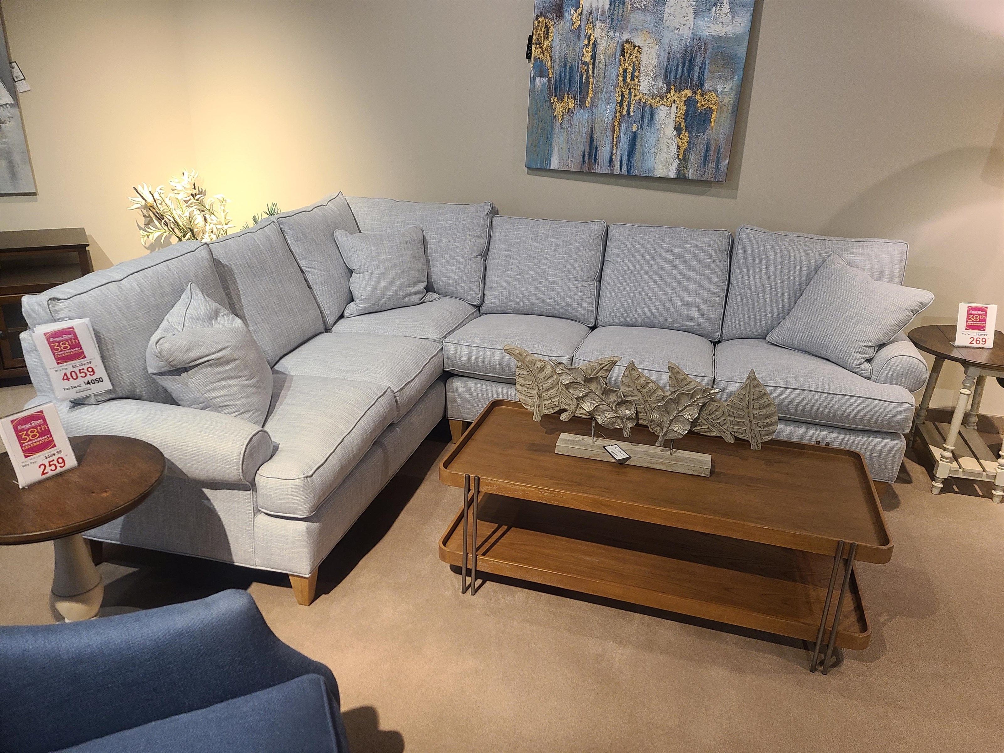 Havertys shop curved sofa