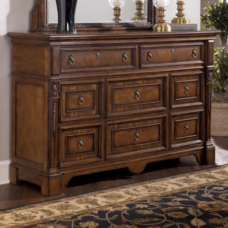 Traditional 8-Drawer Dresser