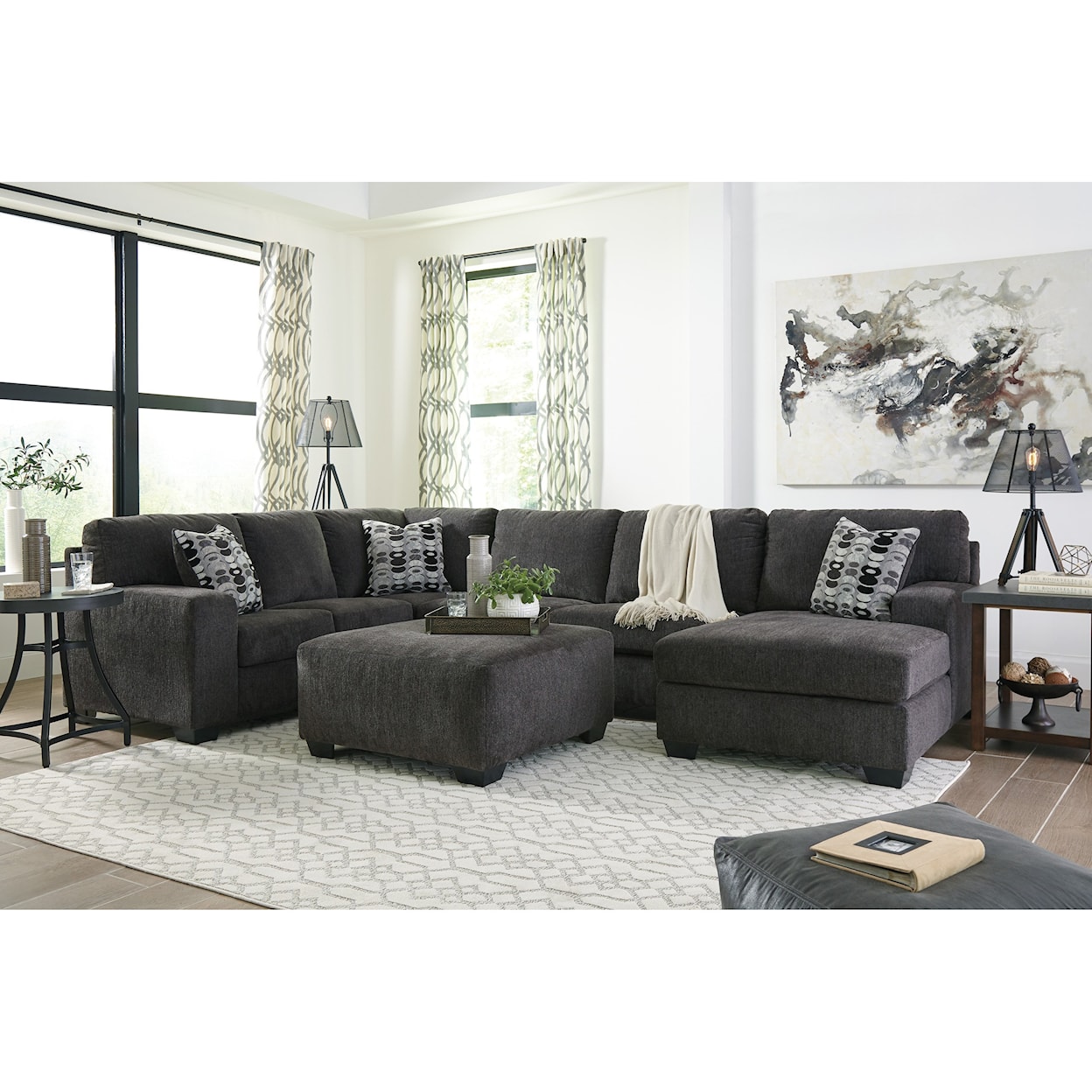 Signature Design by Ashley Ballinasloe 3pc Sectional and ottoman