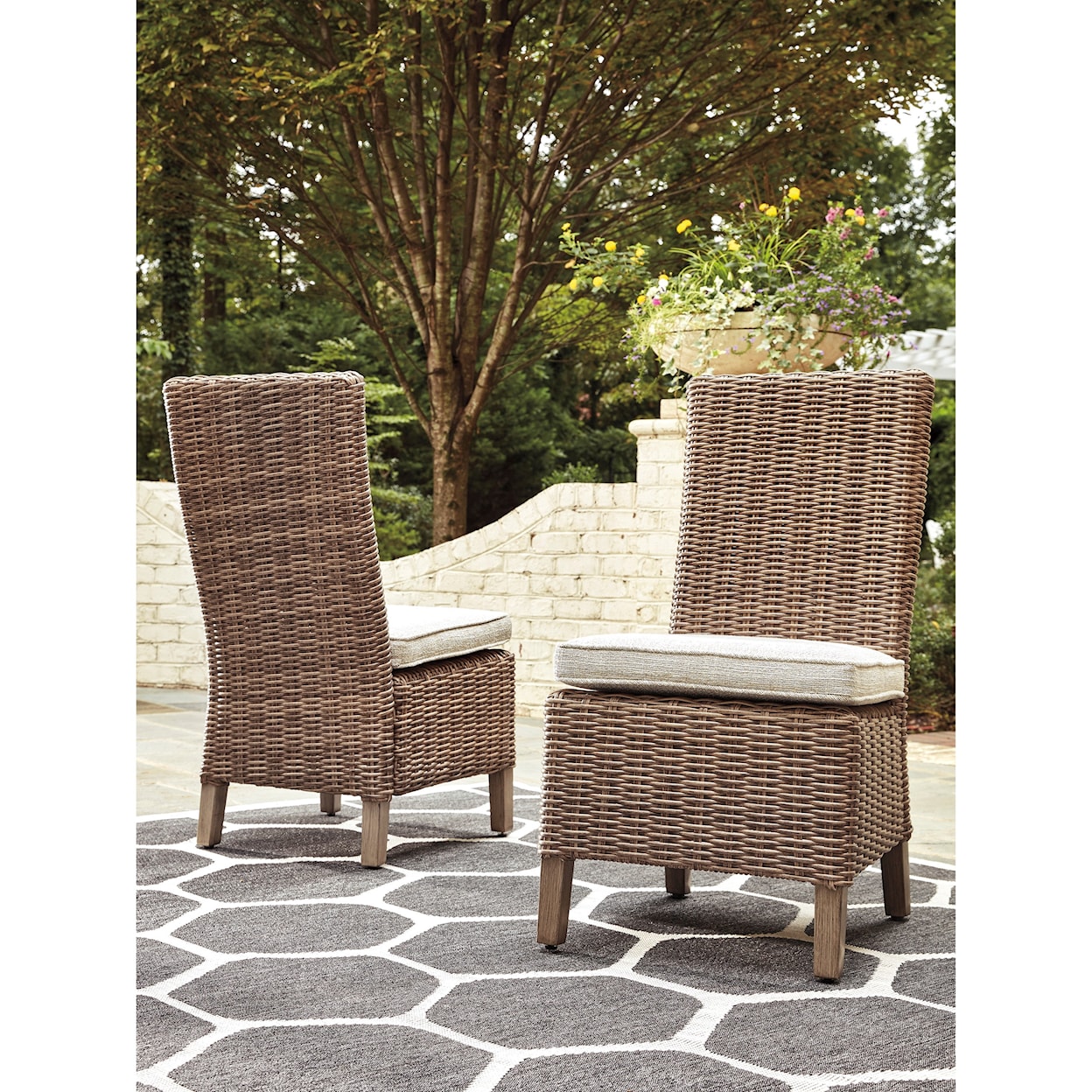 Benchcraft Beachcroft Set of 2 Side Chairs with Cushion