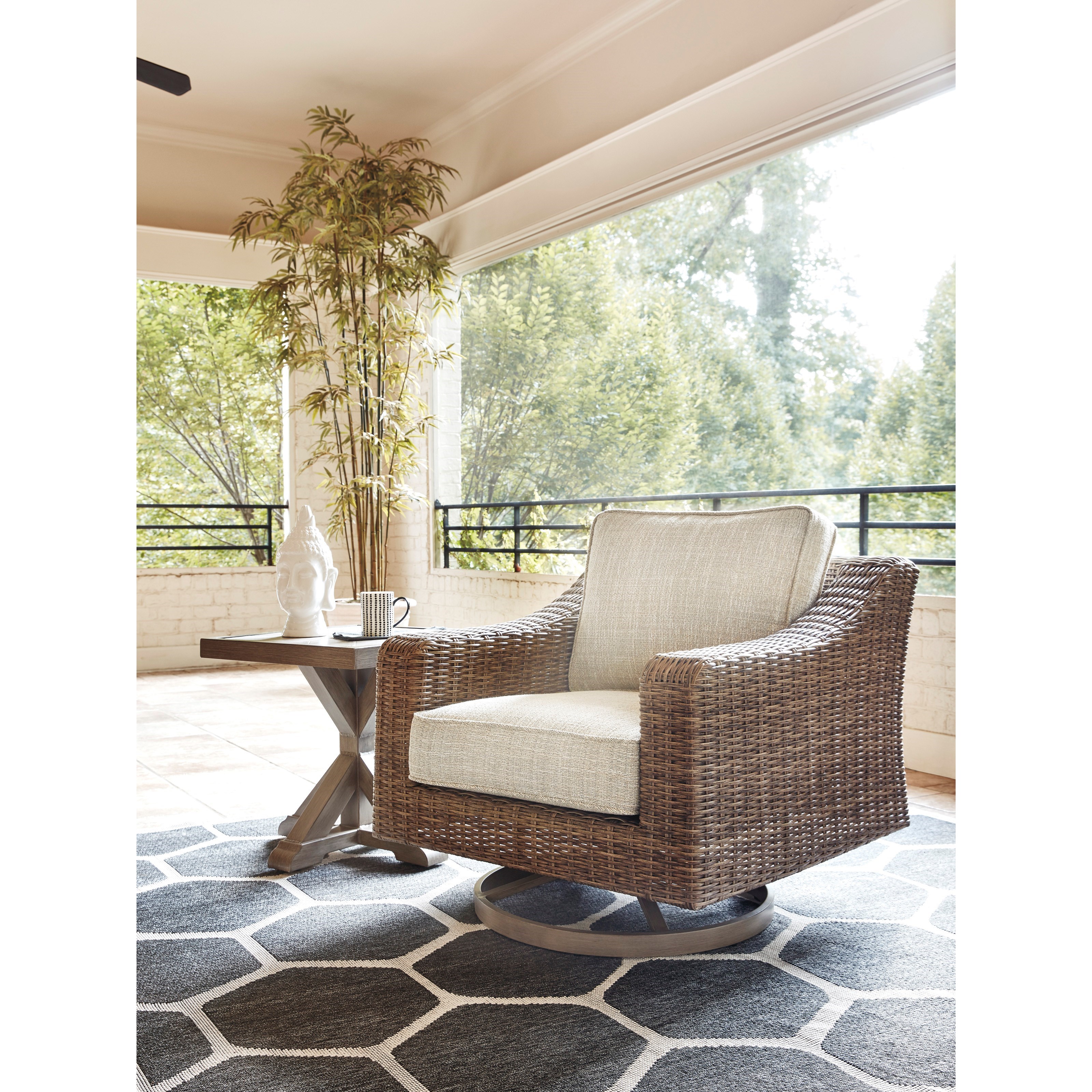 Signature Design by Ashley Beachcroft P791-821 Swivel Lounge
