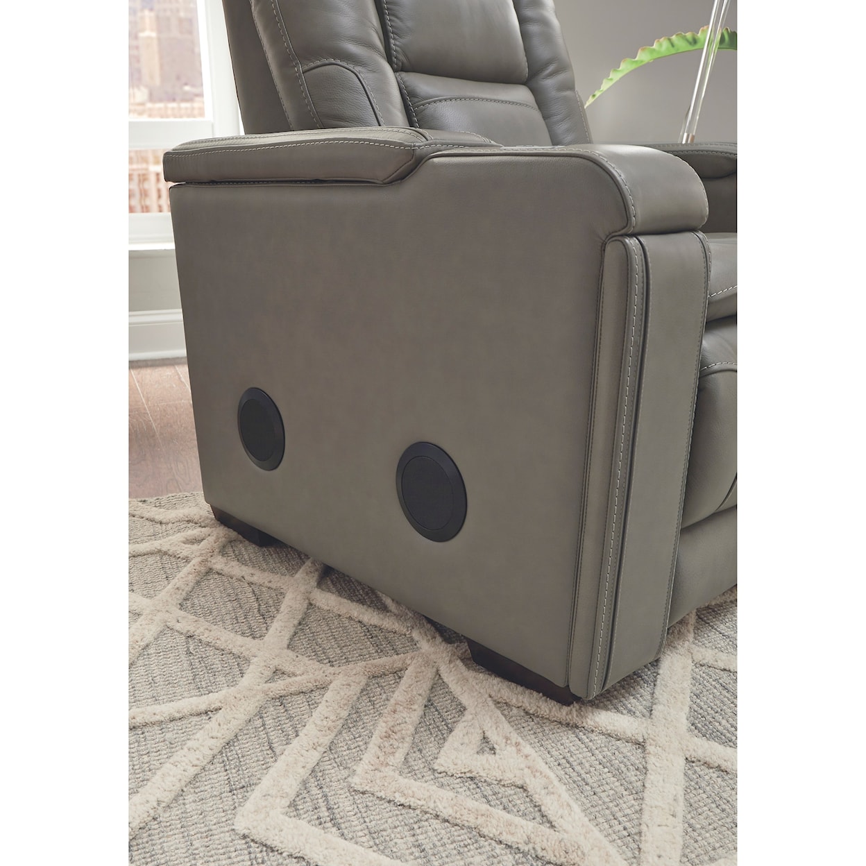 Signature Design by Ashley Furniture Boerna Power Recliner with Adjustable Headrest