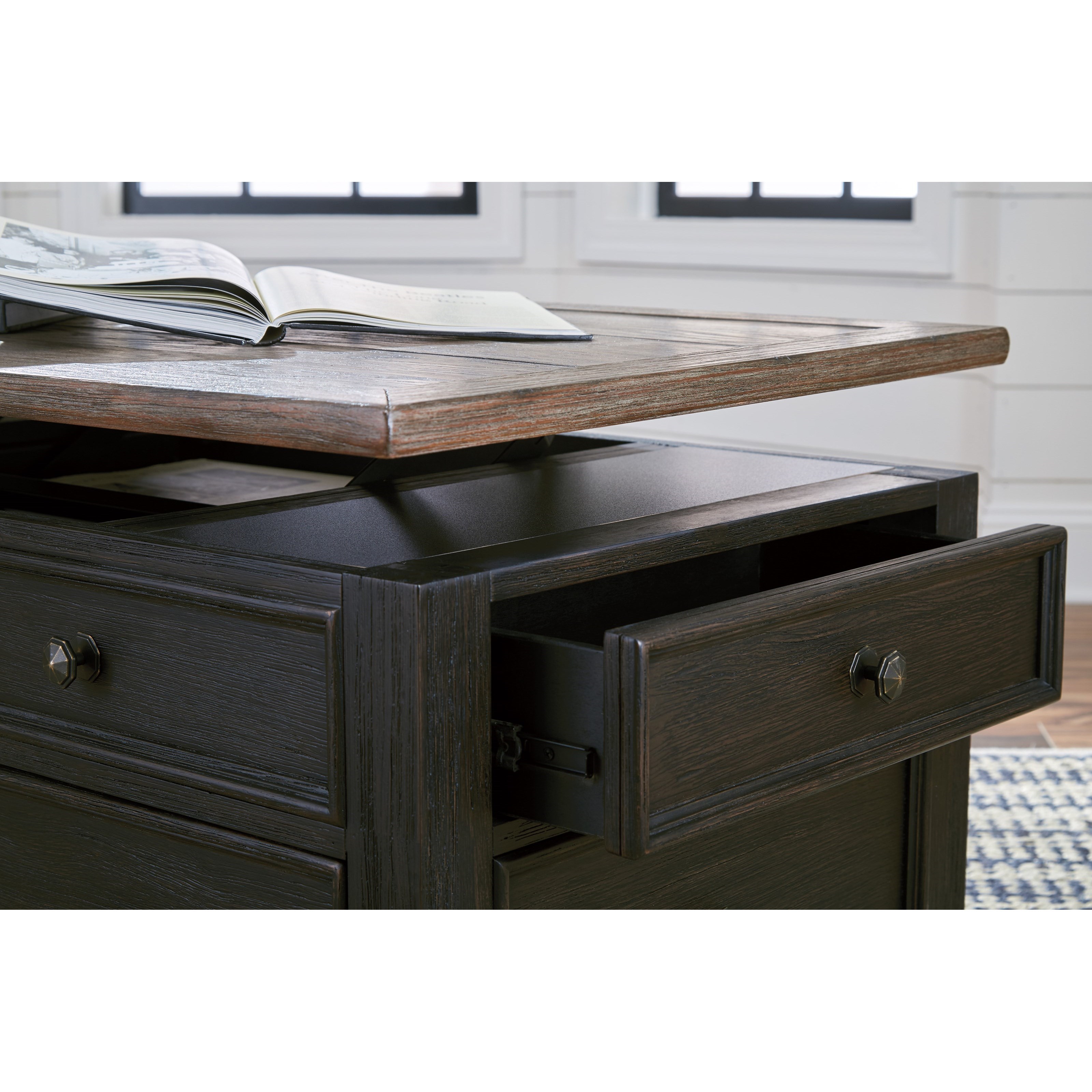 Tyler creek deals cocktail table