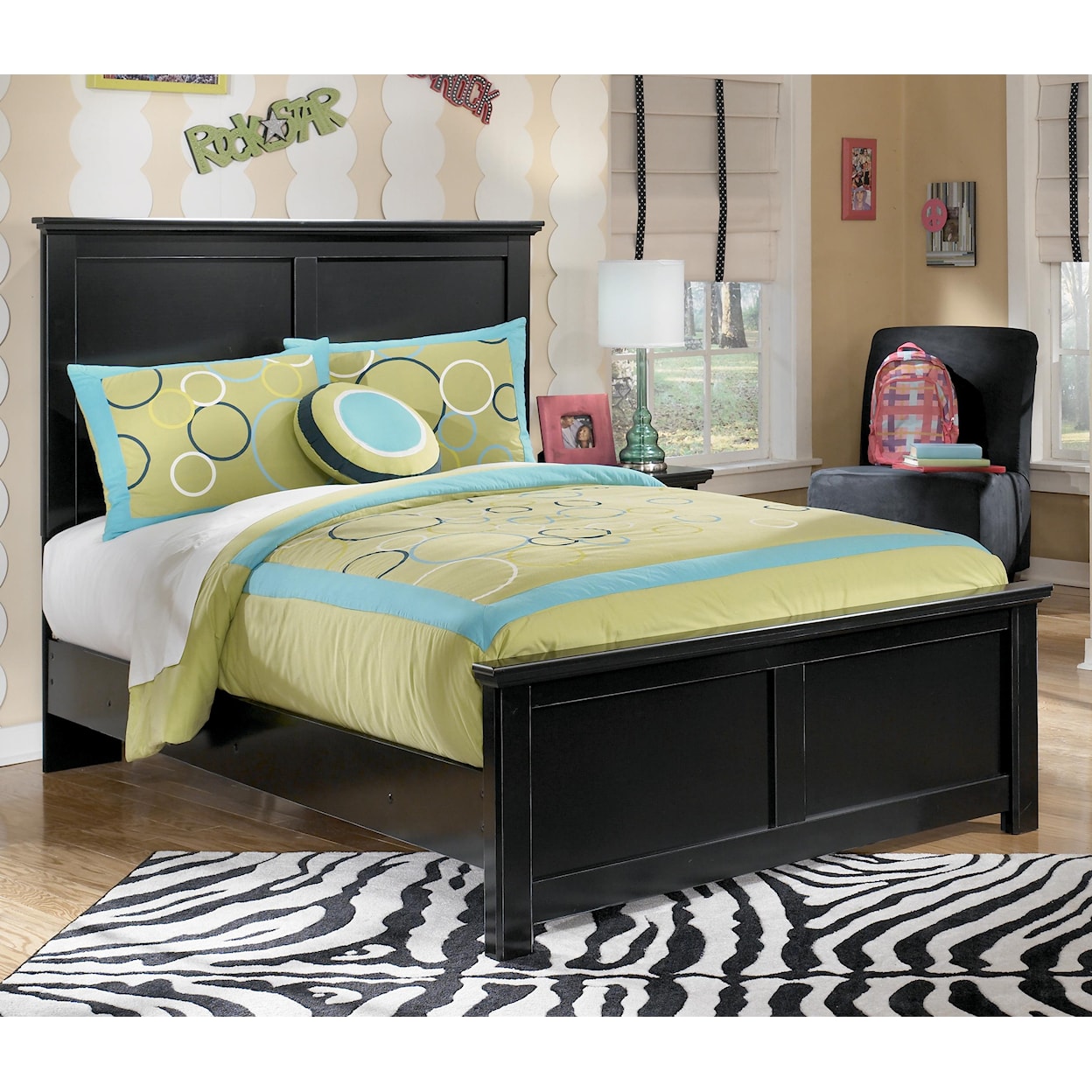 Signature Design by Ashley Maribel Full Panel Bed